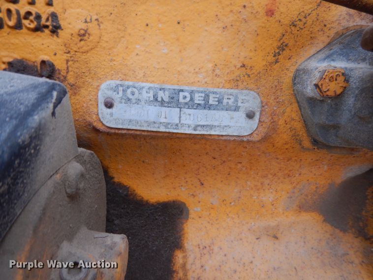 image for item EC9122 1975 John Deere 401B tractor