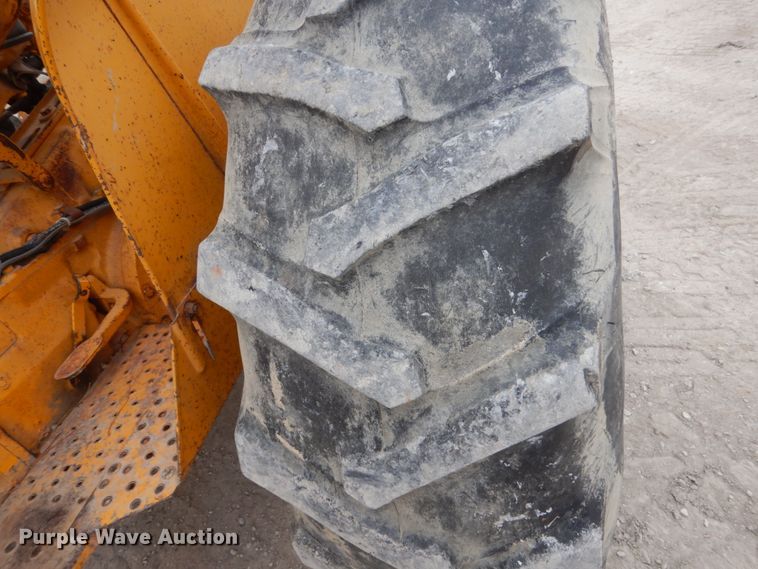 image for item EC9122 1975 John Deere 401B tractor