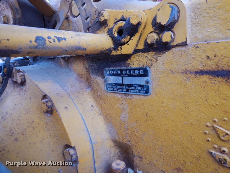 image for item EC9122 1975 John Deere 401B tractor