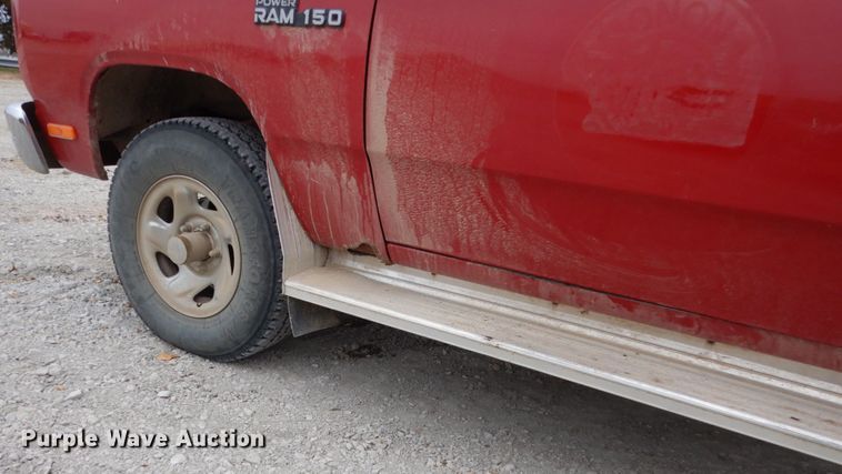 image for item EC9124 1991 Dodge Ram 150 flatbed pickup truck