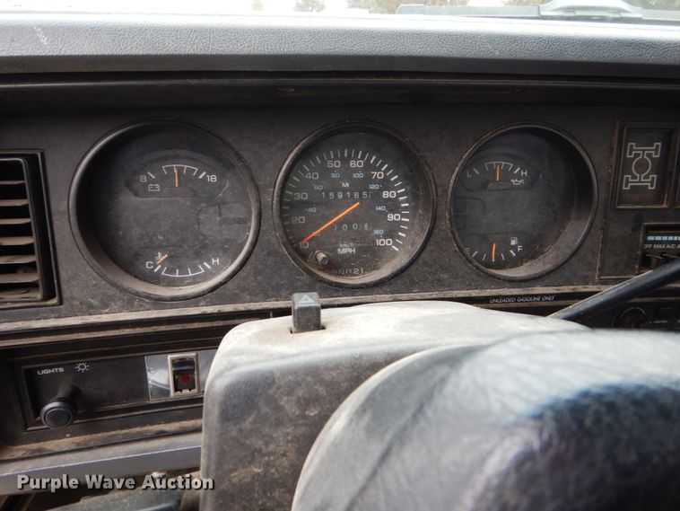 image for item EC9124 1991 Dodge Ram 150 flatbed pickup truck