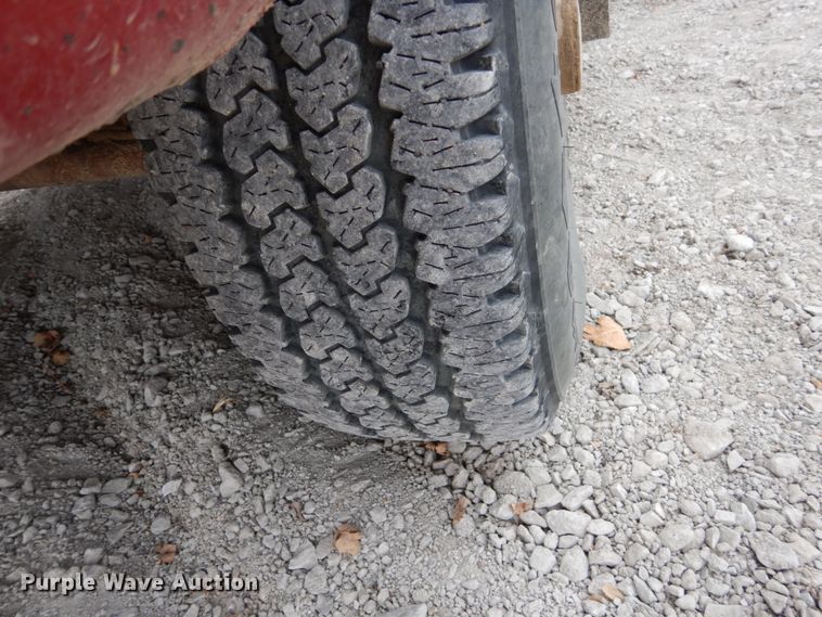 image for item EC9124 1991 Dodge Ram 150 flatbed pickup truck