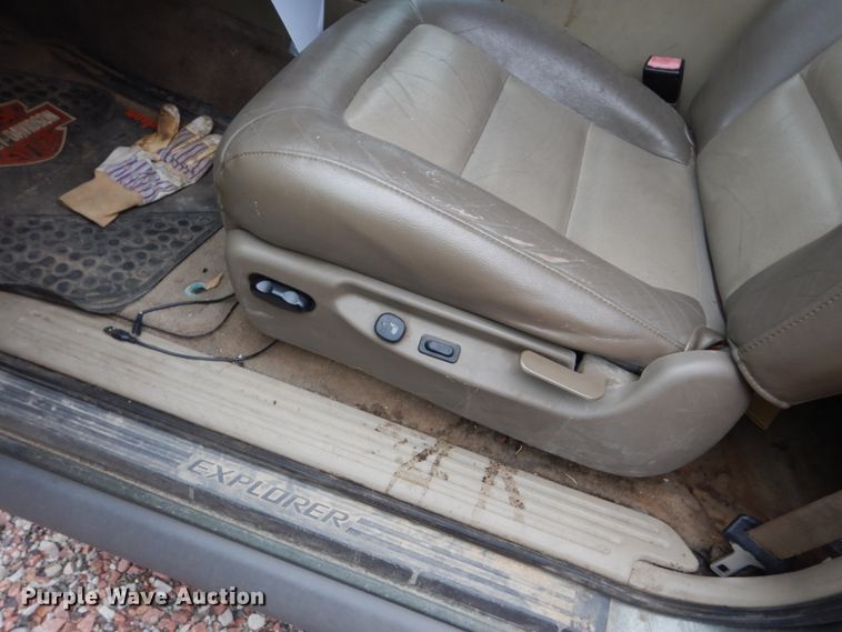 image for item EC9126 2003 Ford Explorer SUV