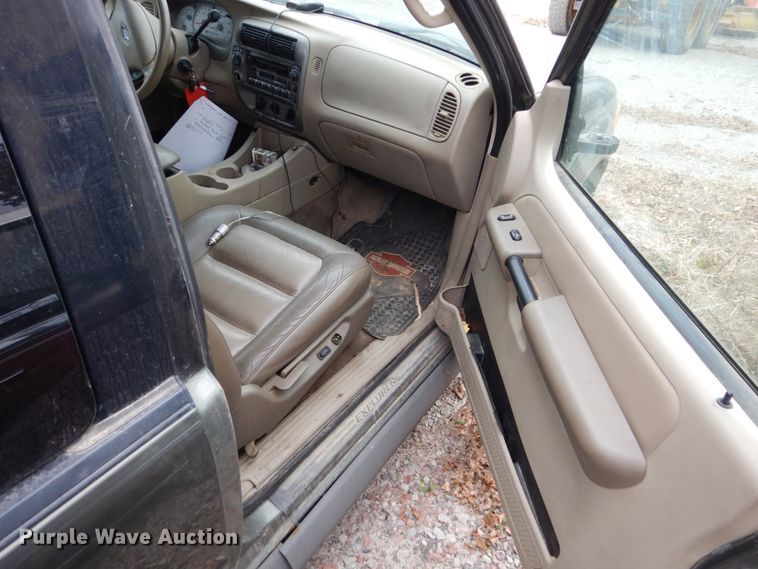 image for item EC9126 2003 Ford Explorer SUV