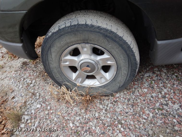 image for item EC9126 2003 Ford Explorer SUV