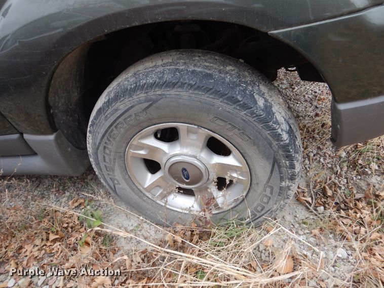 image for item EC9126 2003 Ford Explorer SUV