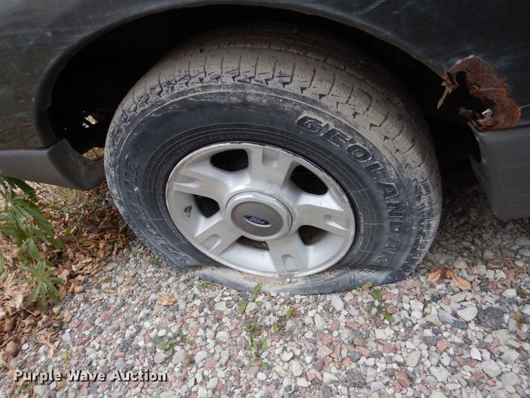 image for item EC9126 2003 Ford Explorer SUV