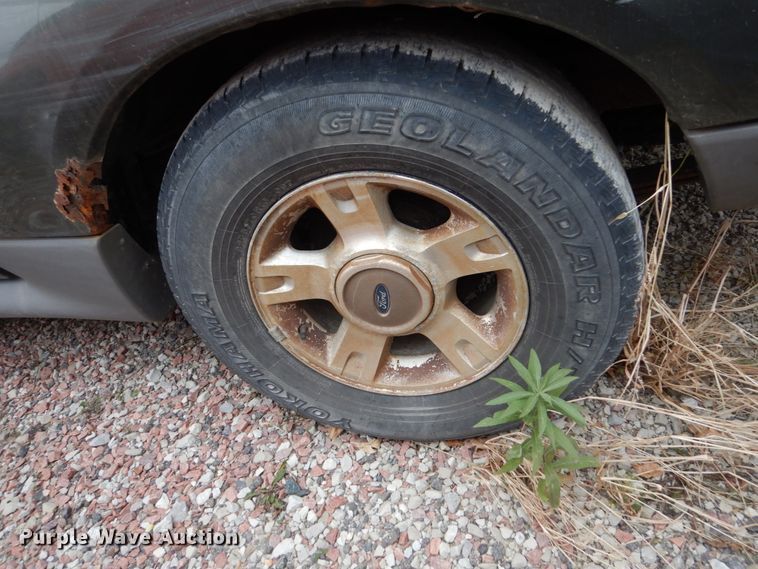 image for item EC9126 2003 Ford Explorer SUV