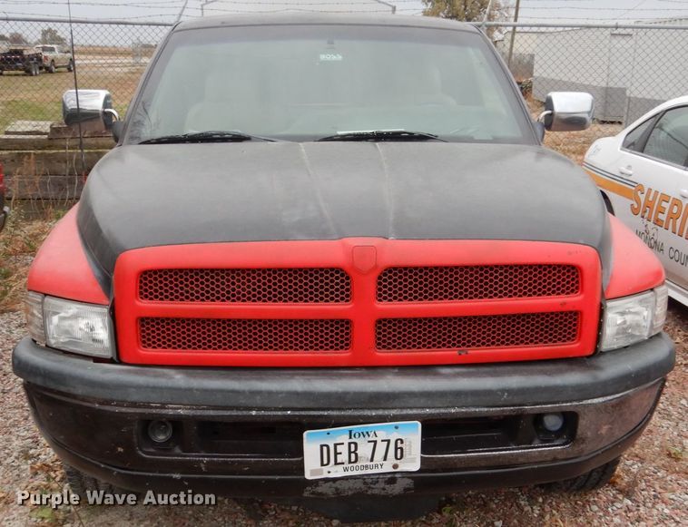 image for item EC9127 1997 Dodge Ram 1500 Club Cab pickup truck