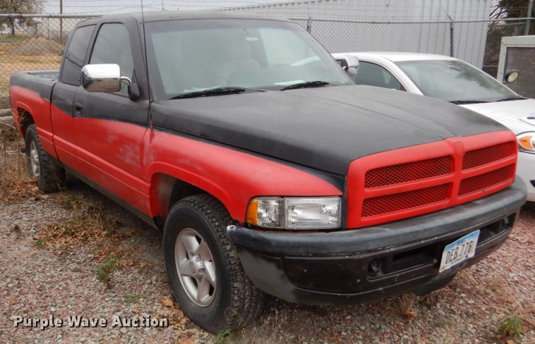 image for item EC9127 1997 Dodge Ram 1500 Club Cab pickup truck