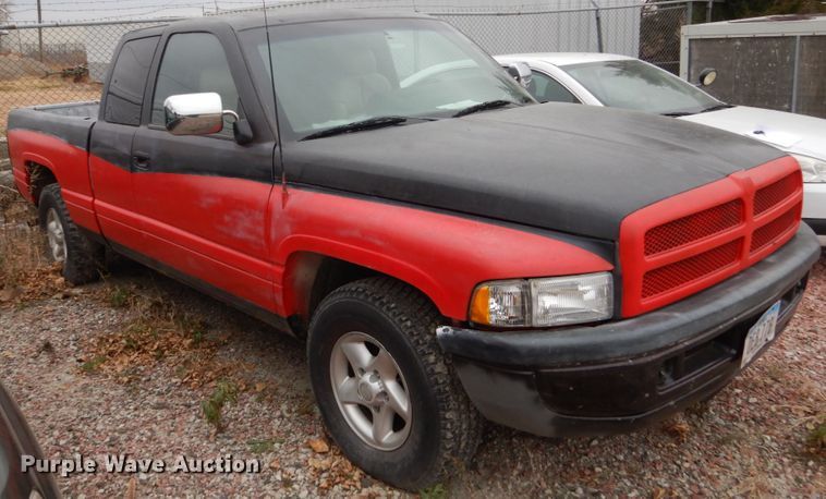 image for item EC9127 1997 Dodge Ram 1500 Club Cab pickup truck