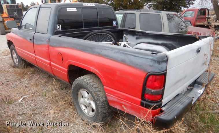 image for item EC9127 1997 Dodge Ram 1500 Club Cab pickup truck