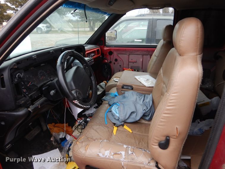 image for item EC9127 1997 Dodge Ram 1500 Club Cab pickup truck