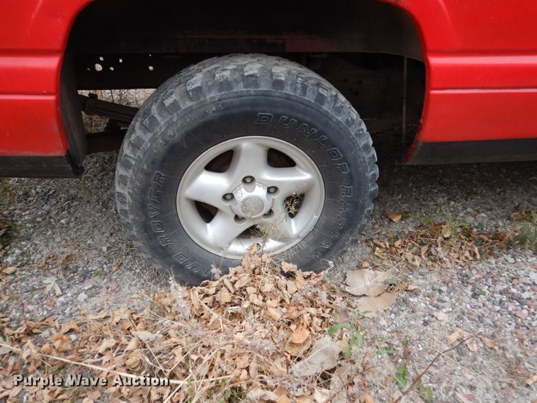 image for item EC9127 1997 Dodge Ram 1500 Club Cab pickup truck