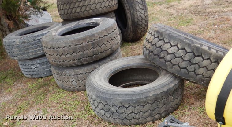 image for item EC9141 (6) 385/65R22.5 tires