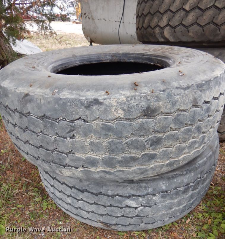 image for item EC9141 (6) 385/65R22.5 tires