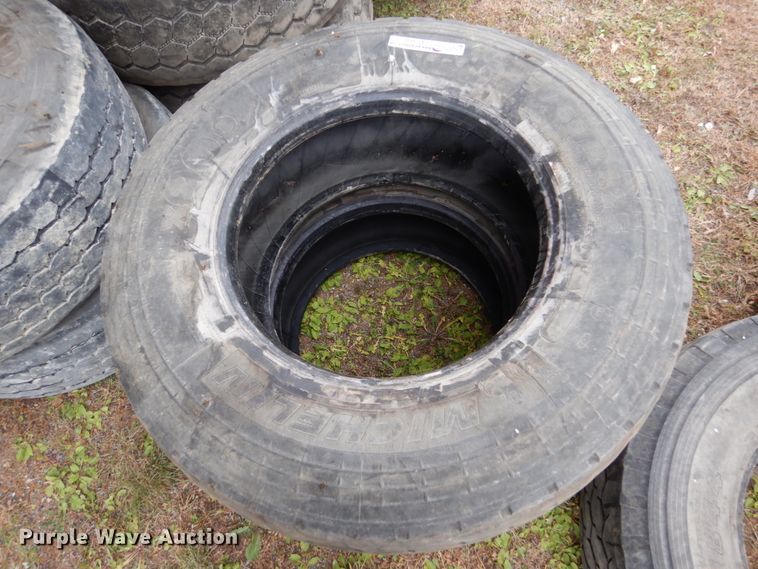 image for item EC9141 (6) 385/65R22.5 tires