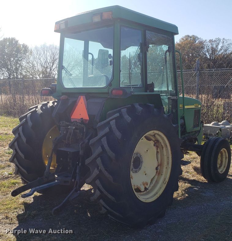 image for item ET9965 2000 John Deere 5510 tractor