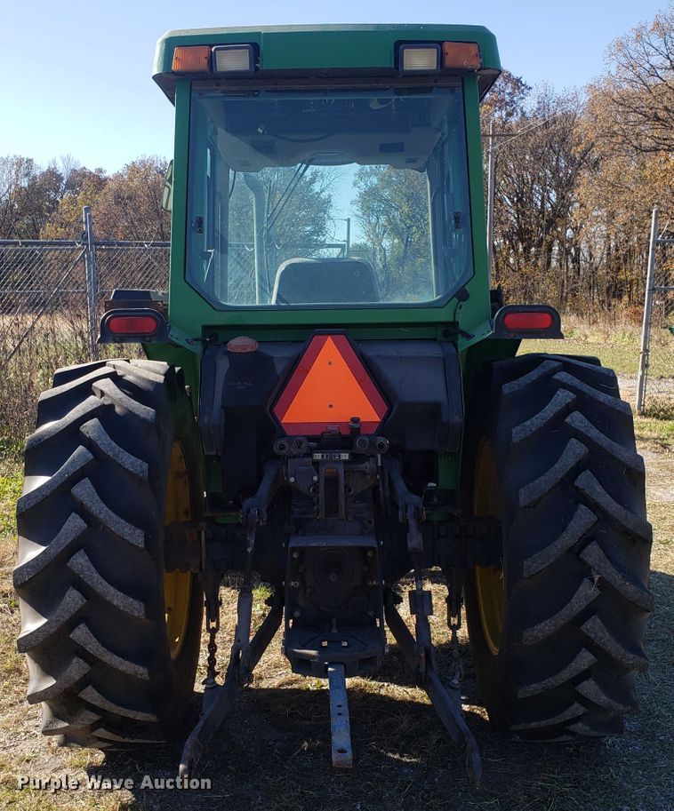 image for item ET9965 2000 John Deere 5510 tractor