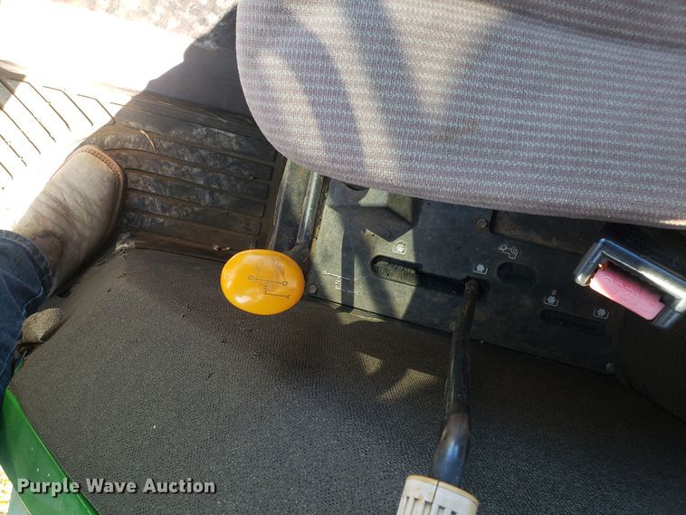 image for item ET9965 2000 John Deere 5510 tractor