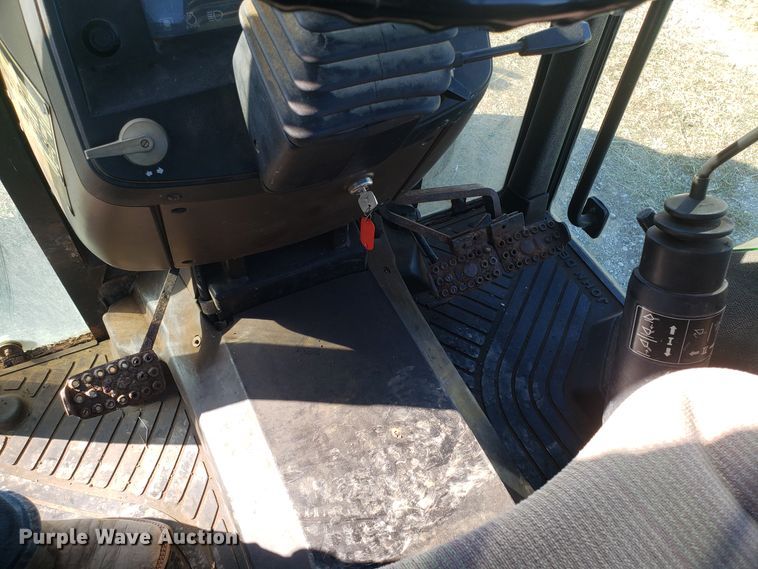 image for item ET9965 2000 John Deere 5510 tractor