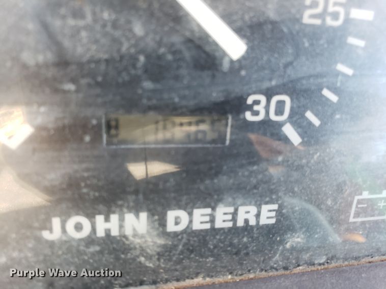 image for item ET9965 2000 John Deere 5510 tractor