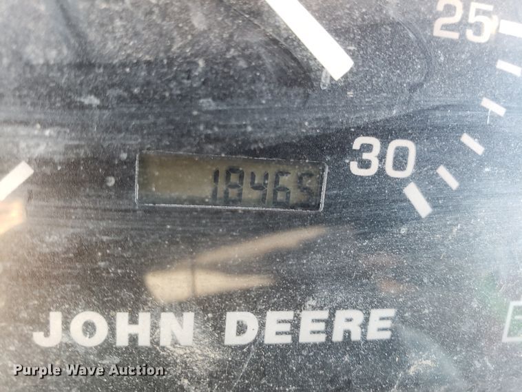 image for item ET9965 2000 John Deere 5510 tractor