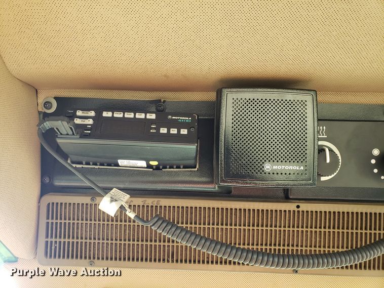 image for item ET9965 2000 John Deere 5510 tractor