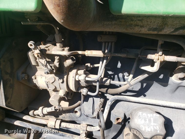 image for item ET9965 2000 John Deere 5510 tractor