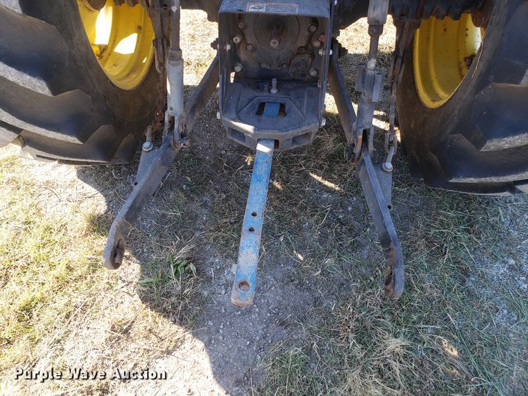 image for item ET9965 2000 John Deere 5510 tractor