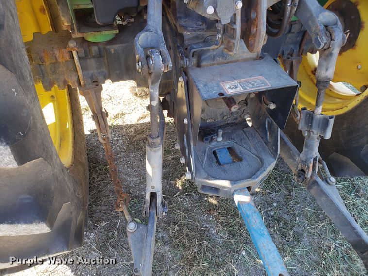 image for item ET9965 2000 John Deere 5510 tractor