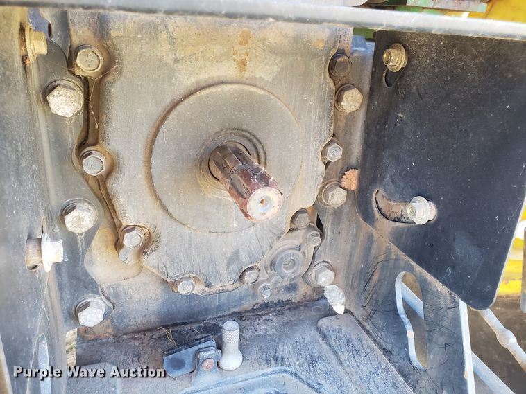 image for item ET9965 2000 John Deere 5510 tractor