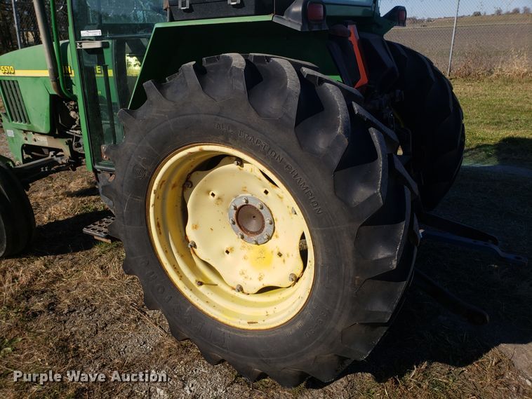 image for item ET9965 2000 John Deere 5510 tractor