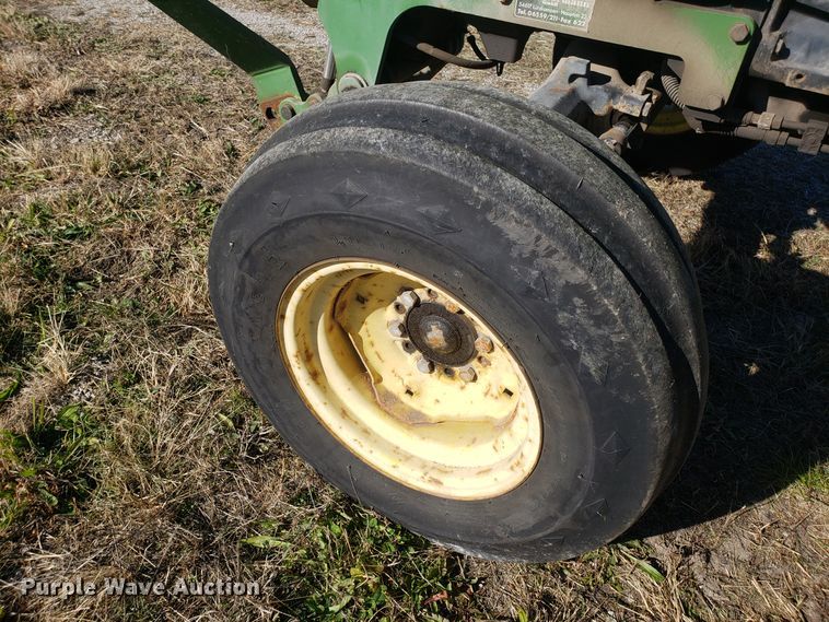 image for item ET9965 2000 John Deere 5510 tractor