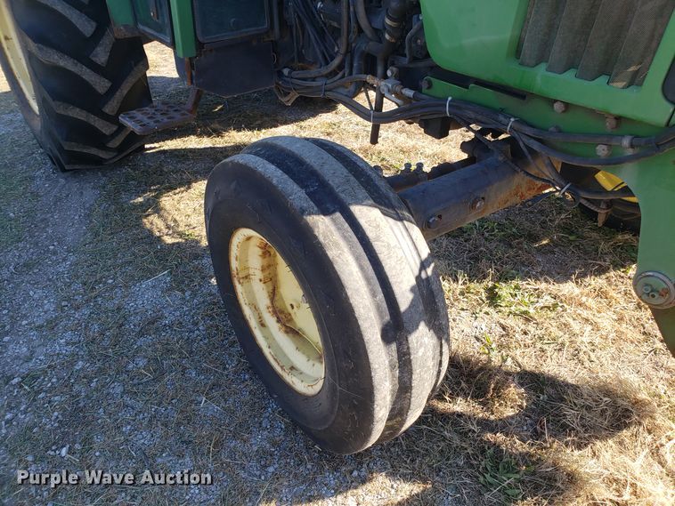 image for item ET9965 2000 John Deere 5510 tractor