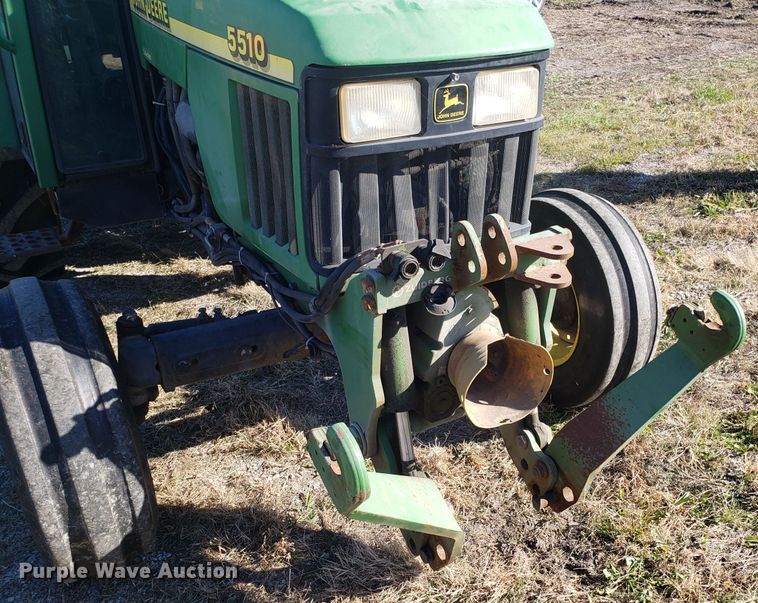 image for item ET9965 2000 John Deere 5510 tractor