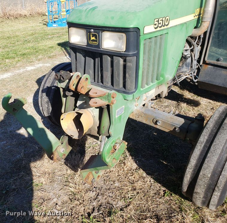 image for item ET9965 2000 John Deere 5510 tractor