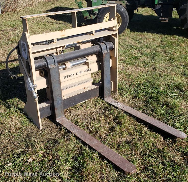 image for item ET9966 JLG pallet forks