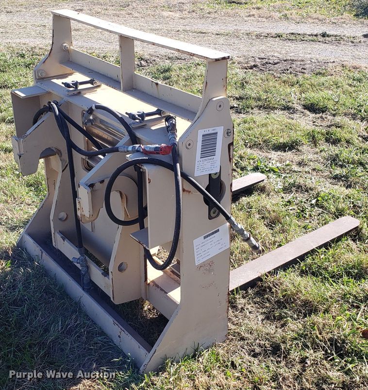 image for item ET9966 JLG pallet forks