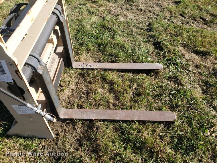 image for item ET9966 JLG pallet forks