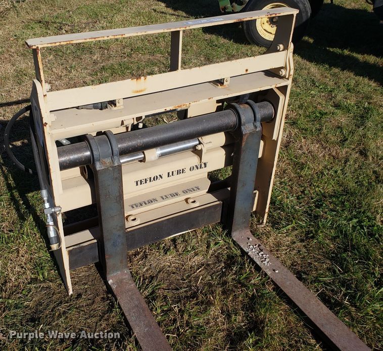 image for item ET9966 JLG pallet forks