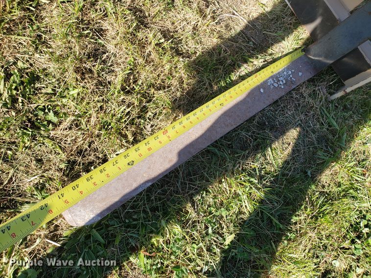 image for item ET9966 JLG pallet forks