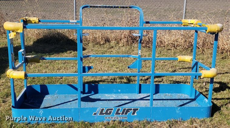 image for item ET9967 JLG man lift platform