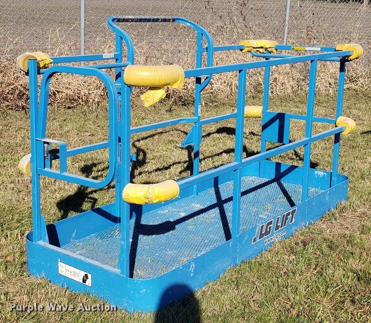 image for item ET9967 JLG man lift platform