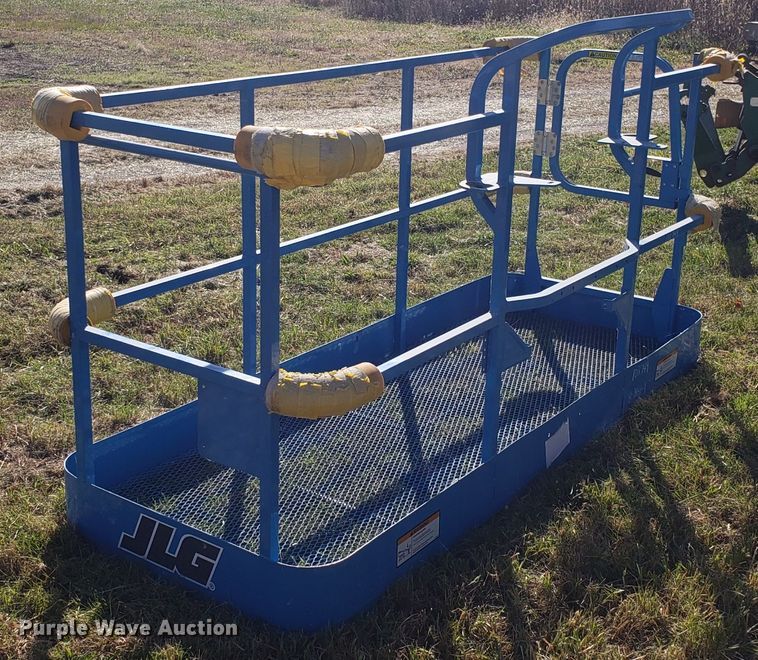 image for item ET9967 JLG man lift platform