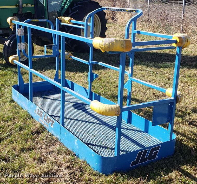 image for item ET9967 JLG man lift platform