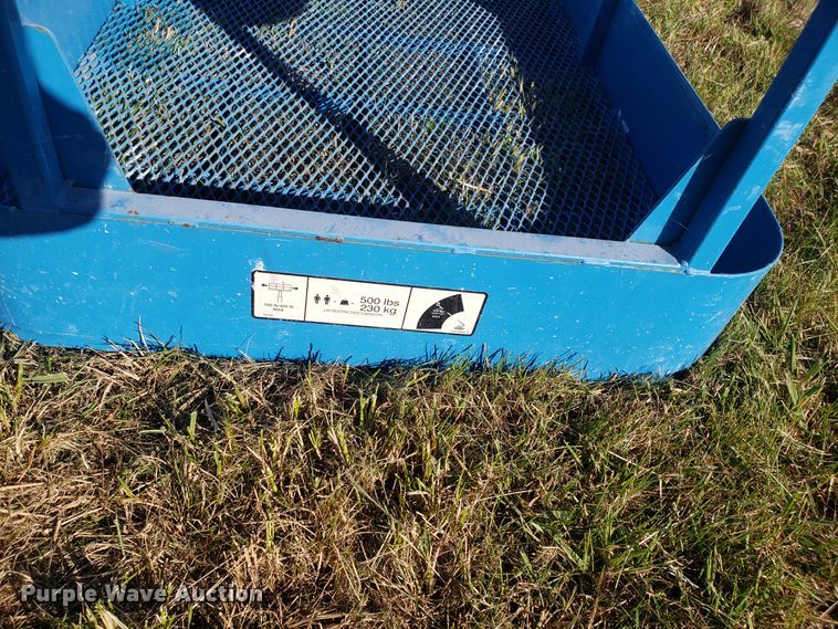 image for item ET9967 JLG man lift platform