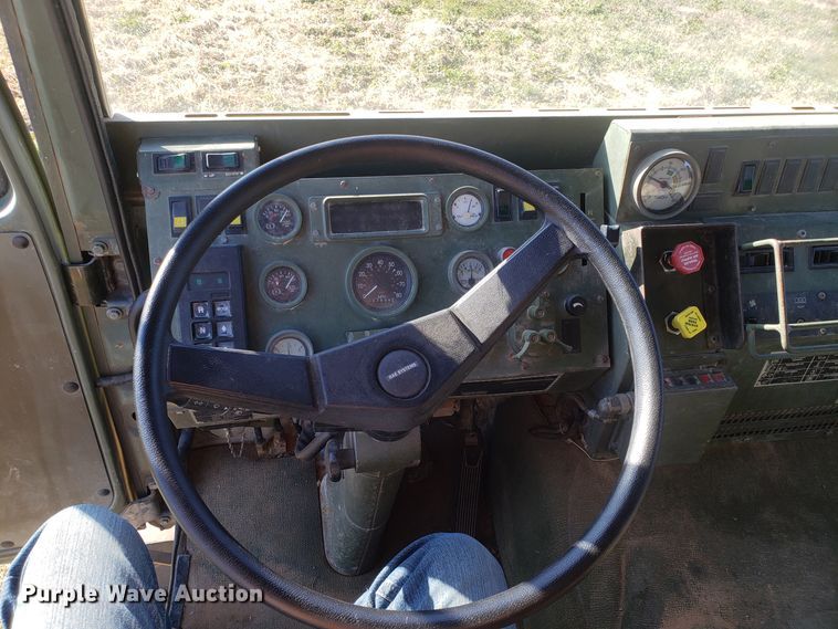 image for item ET9971 1994 Stewart & Stevenson MTV M-1090 dump truck