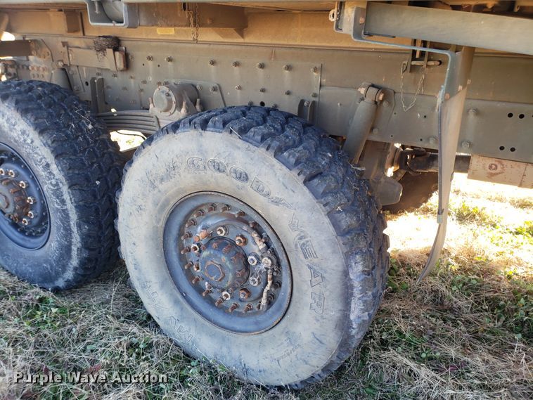 image for item ET9971 1994 Stewart & Stevenson MTV M-1090 dump truck