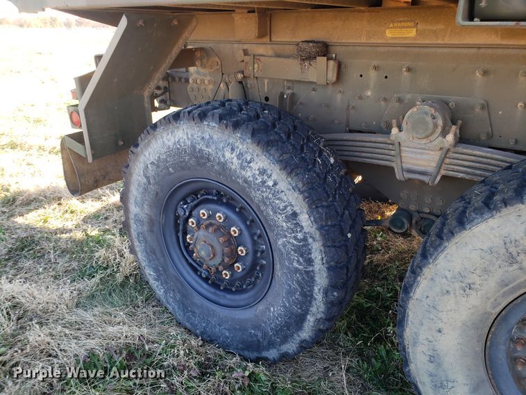 image for item ET9971 1994 Stewart & Stevenson MTV M-1090 dump truck